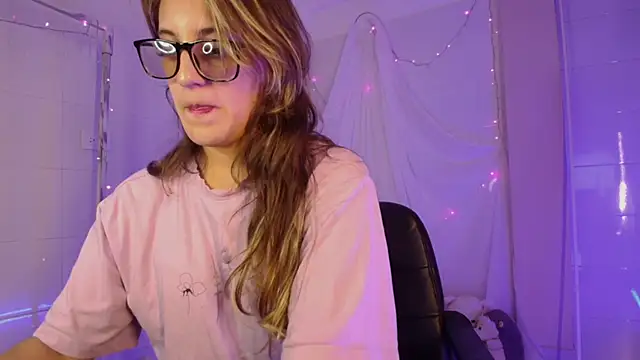 Giia paiige18 online show from 10.08.25