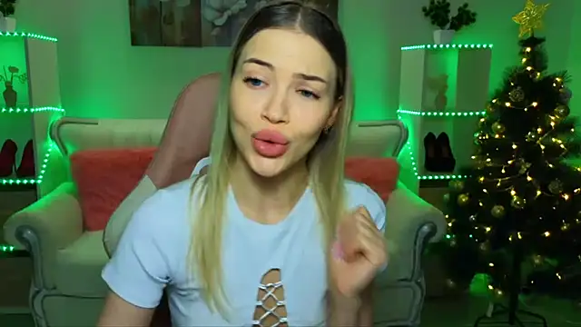 EmmyMills online show from 12.21.25