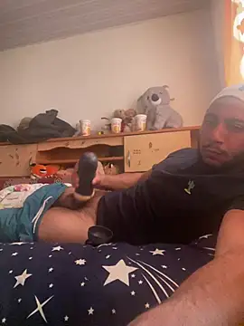 Snapshot of emea4 chatting on 03.16.26 emea4 online show from 03.16.26