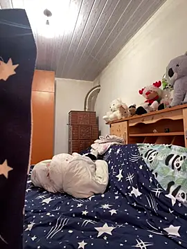 Snapshot of emea4 chatting on 04.07.26 emea4 online show from 04.07.26