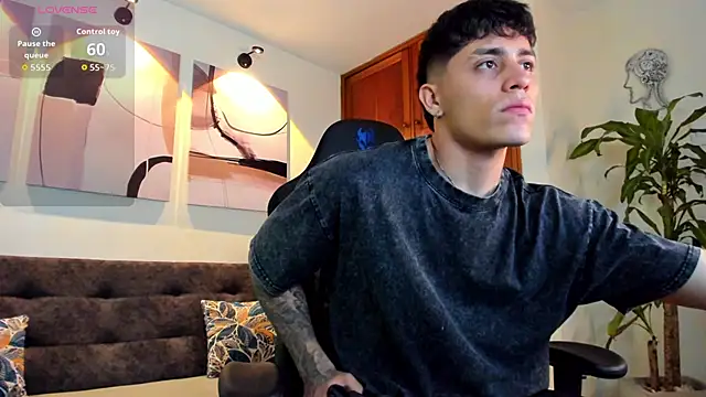  joansoto online show from 11.03.25