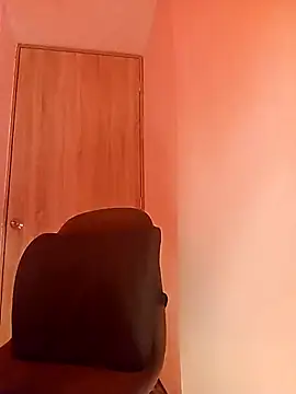 Snapshot of FREYJA- chatting on 02.18.25 FREYJA- online show from 02.18.25