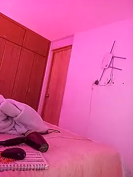 Snapshot of FREYJA- chatting on 02.25.25 FREYJA- online show from 02.25.25