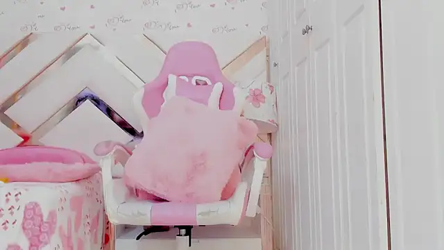 BriggitteEbonny online show from 12.17.24