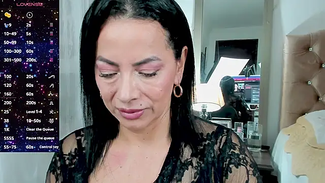 veronika naughty online show from 03.05.25