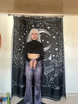 Snapshot of _Artemisa_X chatting on 12.19.25 Artemisa X online show from 12.19.25