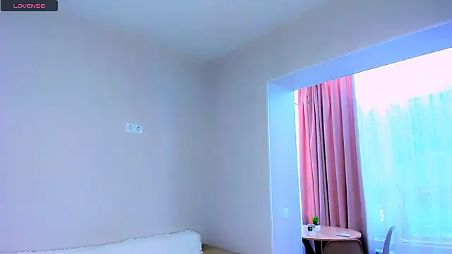 Snapshot of Feral__berry__ chatting on 02.21.26 Feral berry online show from 02.21.26