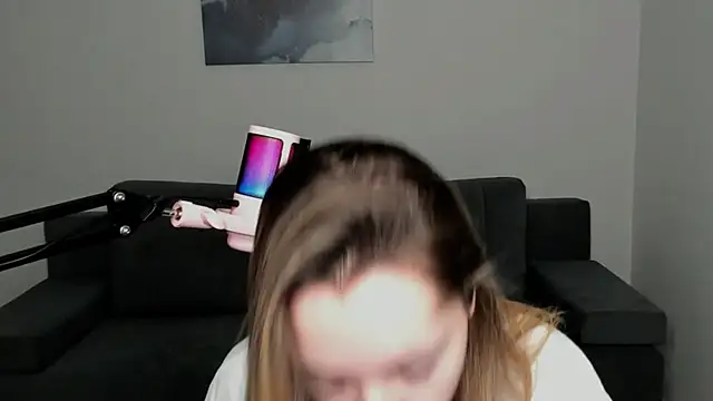 MiaThaine online show from 01.31.25