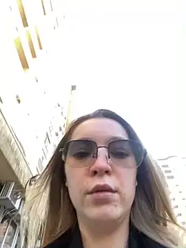 MiaThaine online show from 02.10.25