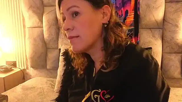 charlotte  G online show from 10.15.25