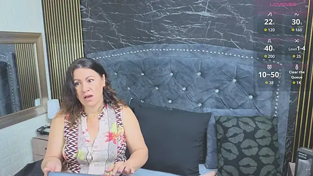 charlotte  G online show from 04.11.26