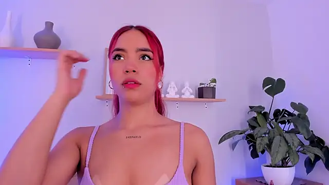 Scarlett Morgan  online show from 02.05.25