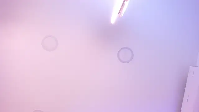 Scarlett Morgan  online show from 02.20.25