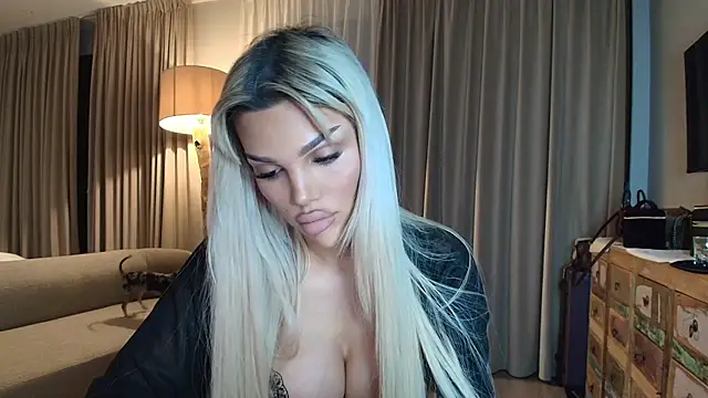 Snapshot of shayblonde chatting on 01.08.26 shayblonde online show from 01.08.26