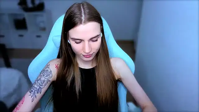 StellaLawless online show from 10.04.25