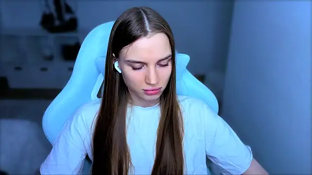 StellaLawless online show from 10.14.25