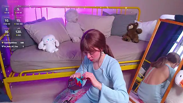 KatieMelone online show from 03.04.25