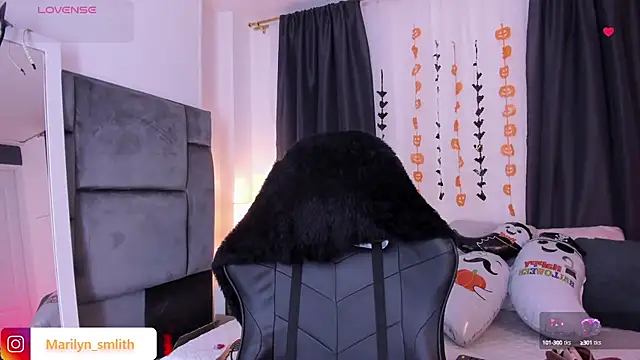 Snapshot of MarilynSmIith chatting on 10.04.25 MarilynSmIith online show from 10.04.25