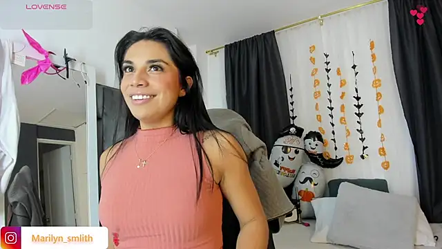 Snapshot of MarilynSmIith chatting on 10.24.25 MarilynSmIith online show from 10.24.25