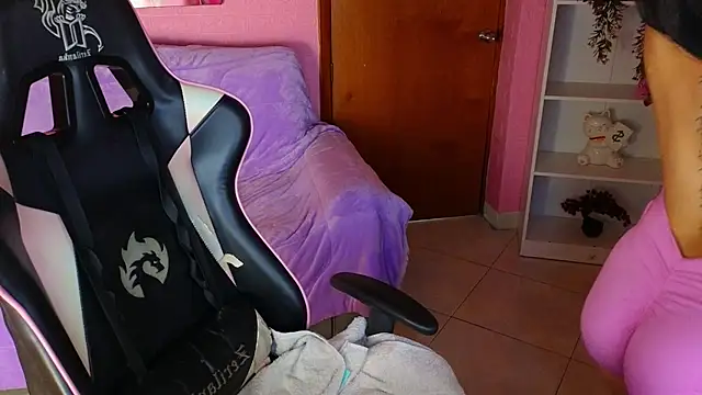 keity moon online show from 06.20.26