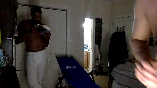 Snapshot of TheOnlyTwinTowers chatting on 03.04.25 TheOnlyTwinTowers online show from 03.04.25