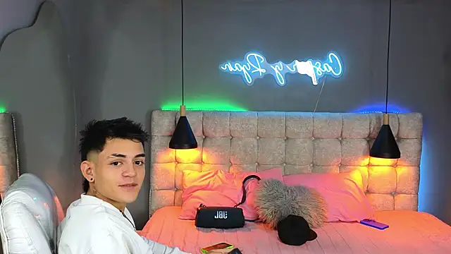 Snapshot of Paradise_boy_s chatting on 12.09.24 Paradise boy s online show from 12.09.24