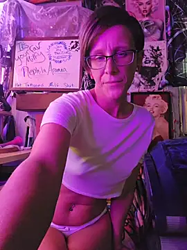 Snapshot of nephilaaranea chatting on 04.26.26 nephilaaranea online show from 04.26.26