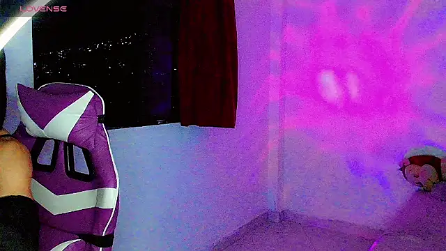 Snapshot of Ms-Zoehans chatting on 09.13.25 Ms-Zoehans online show from 09.13.25