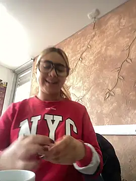 Miabonnett  online show from 12.02.25