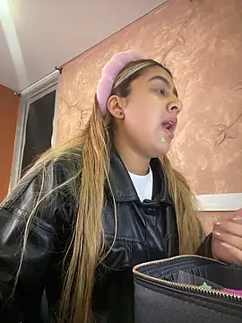 Miabonnett  online show from 01.08.26