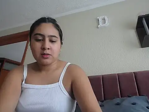 Miabonnett  online show from 02.17.26