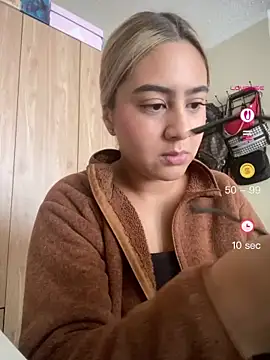 Snapshot of Miabonnett_ chatting on 05.02.26 Miabonnett online show from 05.02.26