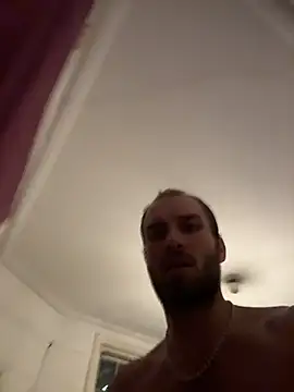 Snapshot of pervy_devil chatting on 12.01.25 pervy devil online show from 12.01.25