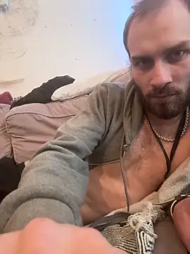 Snapshot of pervy_devil chatting on 12.21.25 pervy devil online show from 12.21.25