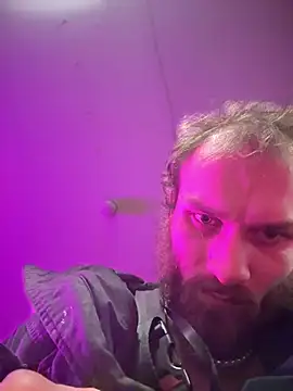 Snapshot of pervy_devil chatting on 02.14.26 pervy devil online show from 02.14.26