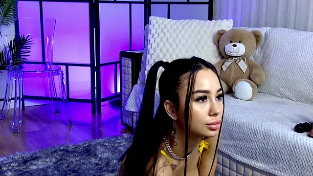 OnlyXandra online show from 11.23.25