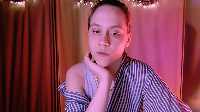 Snapshot of Malinax chatting on 12.06.24 Malinax online show from 12.06.24