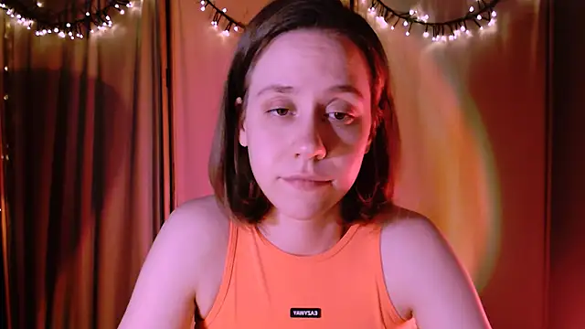 Snapshot of Malinax chatting on 12.14.24 Malinax online show from 12.14.24