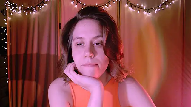 Snapshot of Malinax chatting on 12.23.24 Malinax online show from 12.23.24