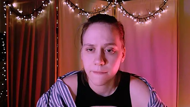 Snapshot of Malinax chatting on 01.06.25 Malinax online show from 01.06.25