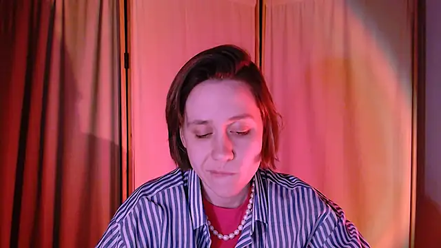 Snapshot of Malinax chatting on 02.02.25 Malinax online show from 02.02.25