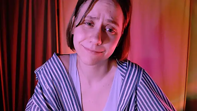 Snapshot of Malinax chatting on 02.14.25 Malinax online show from 02.14.25