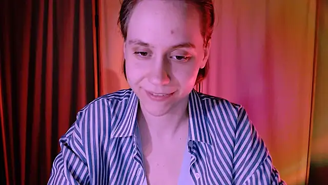 Snapshot of Malinax chatting on 02.14.25 Malinax online show from 02.14.25