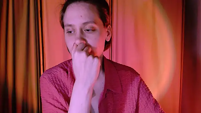 Snapshot of Malinax chatting on 02.17.25 Malinax online show from 02.17.25