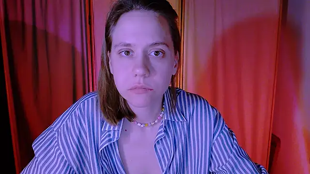 Snapshot of Malinax chatting on 09.25.25 Malinax online show from 09.25.25