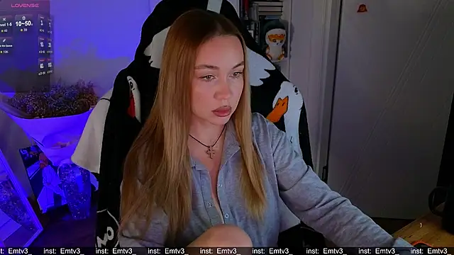 Snapshot of Emili1- chatting on 01.12.26 Emili1- online show from 01.12.26