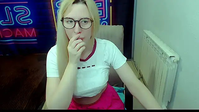 Snapshot of kerakiss877 chatting on 12.19.25 kerakiss877 online show from 12.19.25