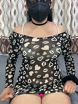 Snapshot of little_shadow chatting on 02.13.26 little shadow online show from 02.13.26