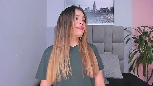 selene tylor  online show from 09.18.25