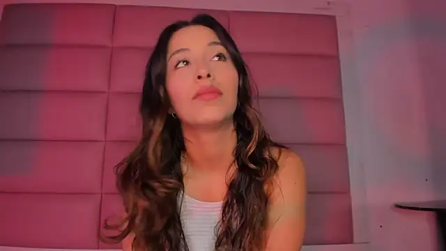 Snapshot of little-Emma chatting on 11.15.25 little-Emma online show from 11.15.25